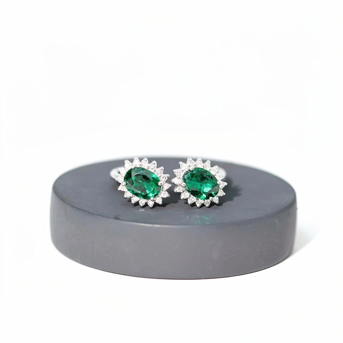 Emerald Sterling Silver Earring D5