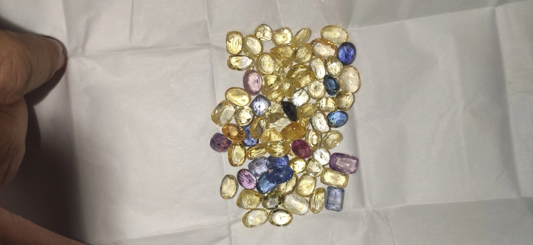 Mixed Sapphire Lot (Light Lustre)- 1.5ct Avg | MOQ - 100ct - Image 1