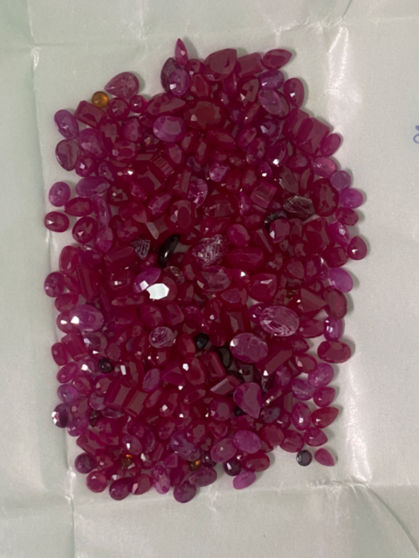 Ruby Mixed Sizes - ~235ct