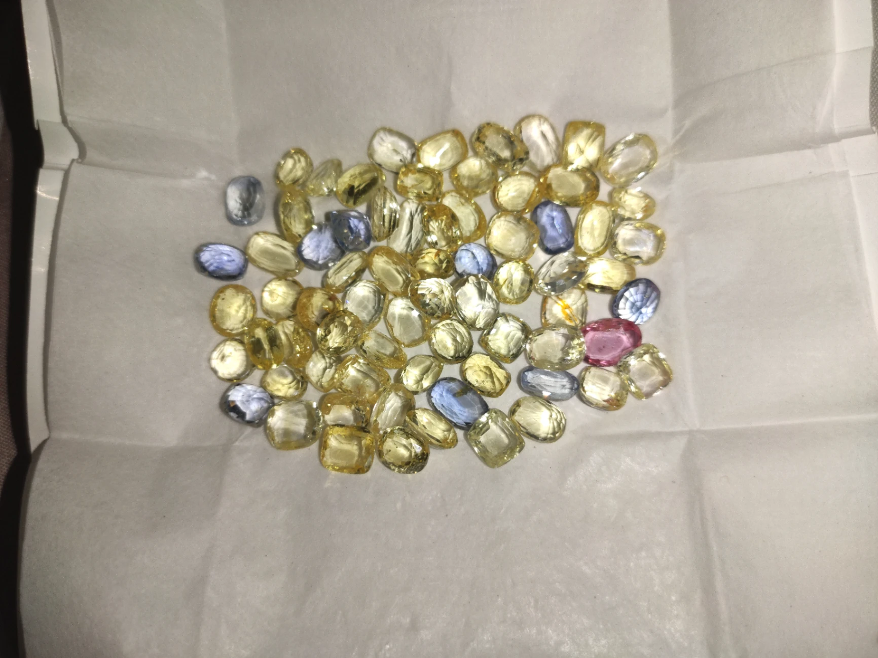 Mixed Sapphire Lot (Light Lustre)- 1.5ct Avg | MOQ - 100ct