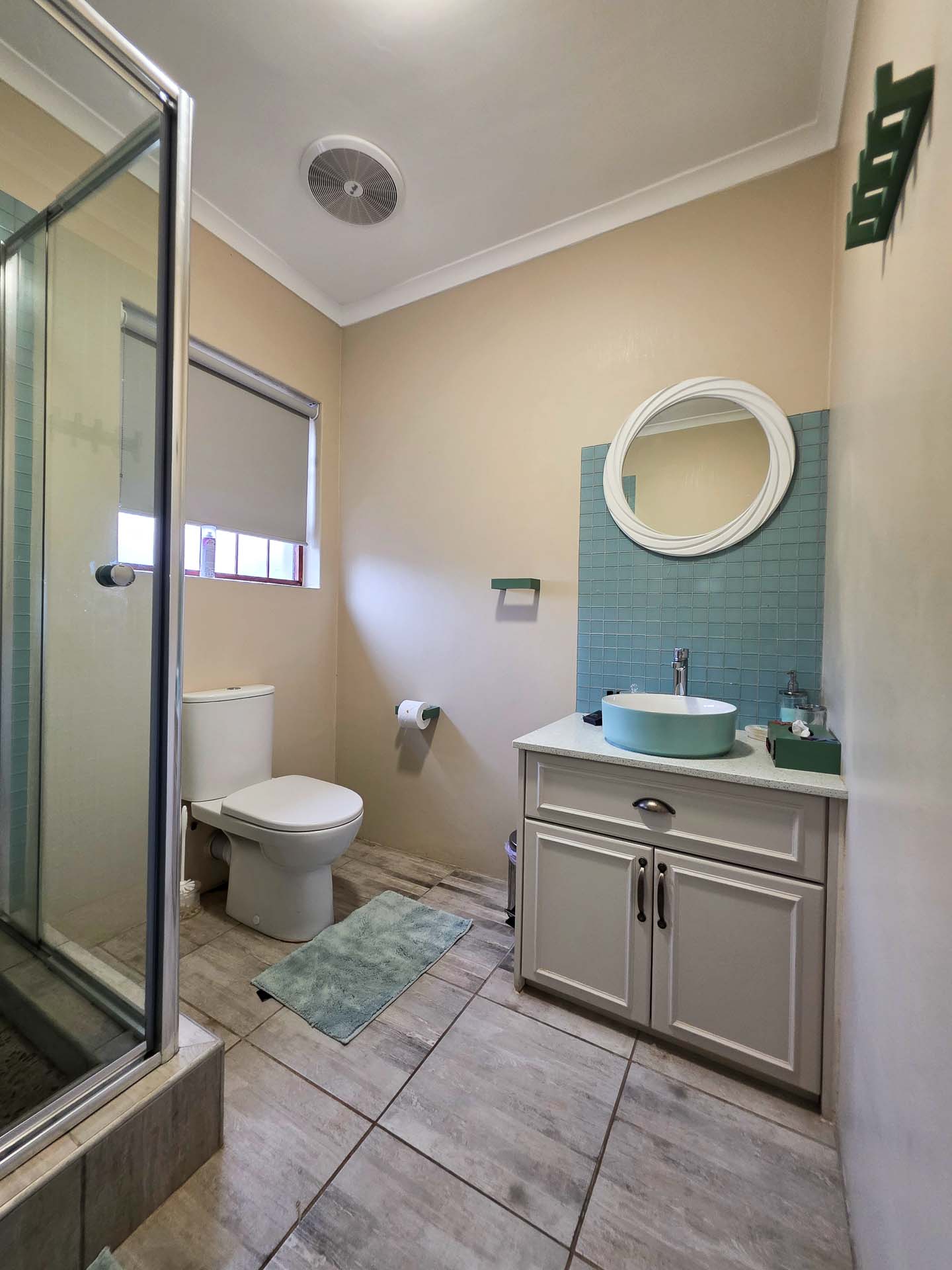Beach Suite Bathroom - Beach-themed bathroom