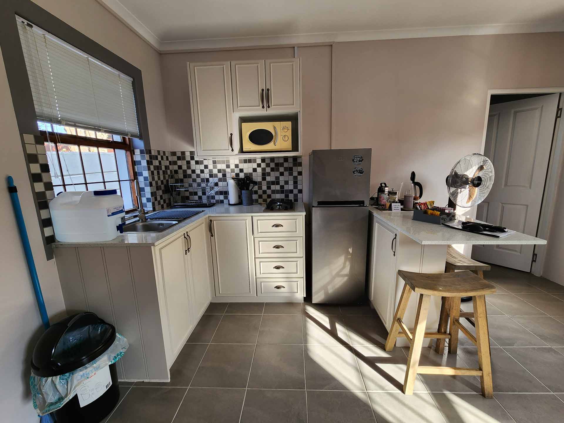 Little Addo Suite Kitchenette - Everything you need for a home-cooked meal