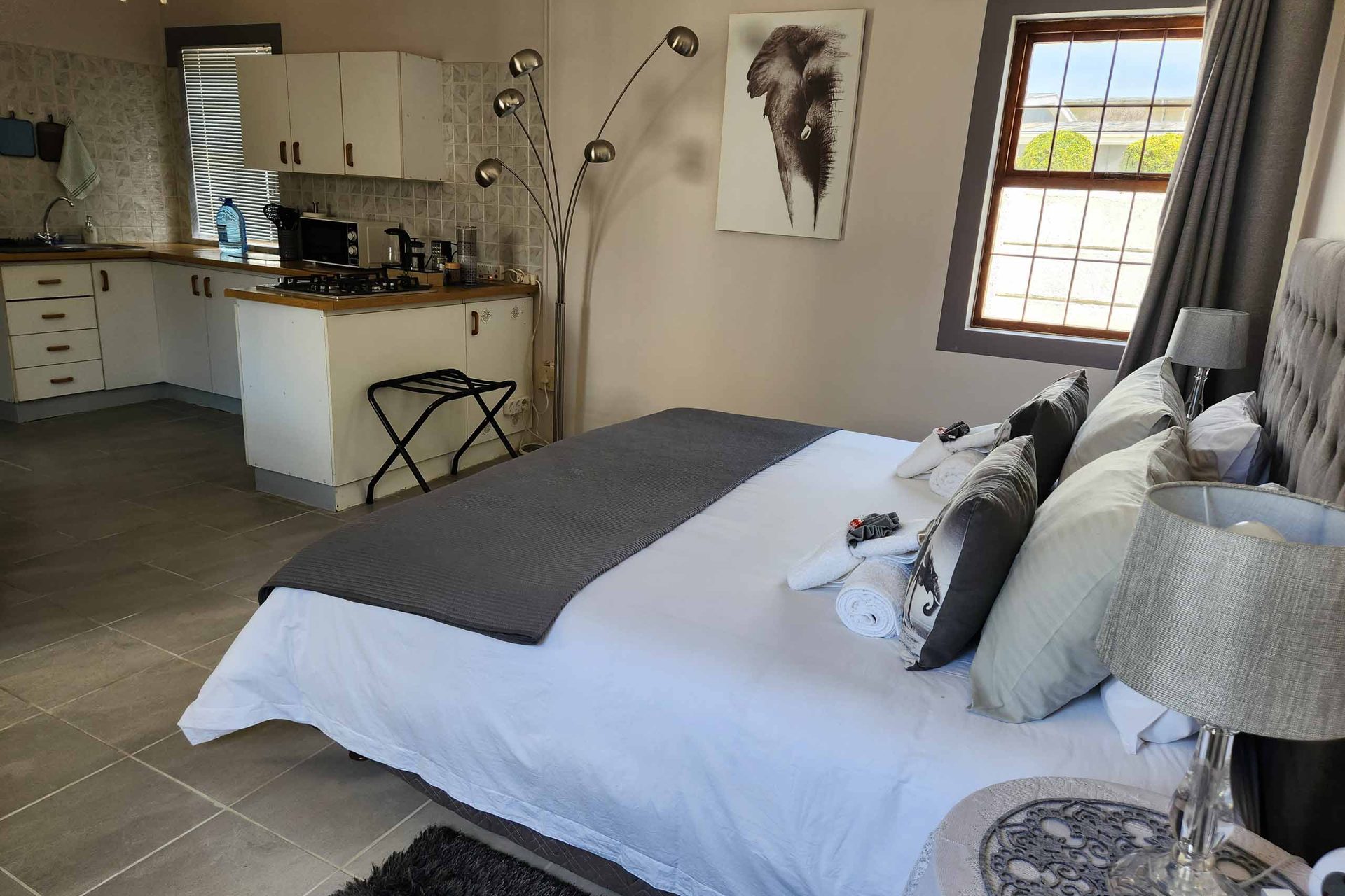 Addo Suite layout - The Addo Suite is a spacious room with a king-size bed and a private en-suite bathroom
