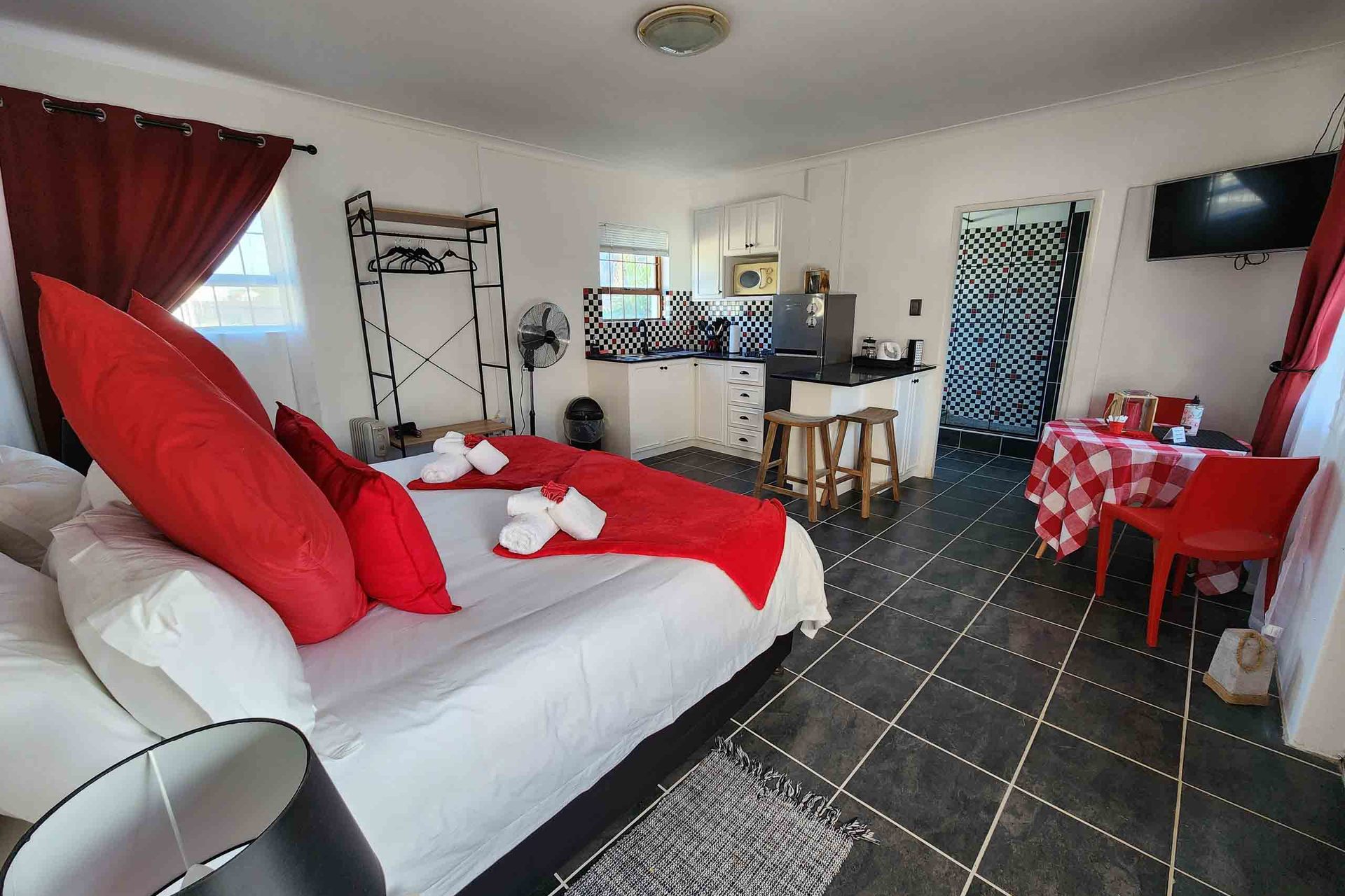 Lighthouse Suite Wide Angle - Spacious room with everything you need to relax