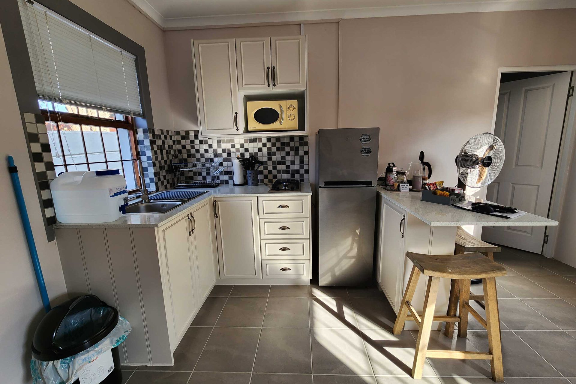 Little Addo Suite Kitchenette - Everything you need for a home-cooked meal