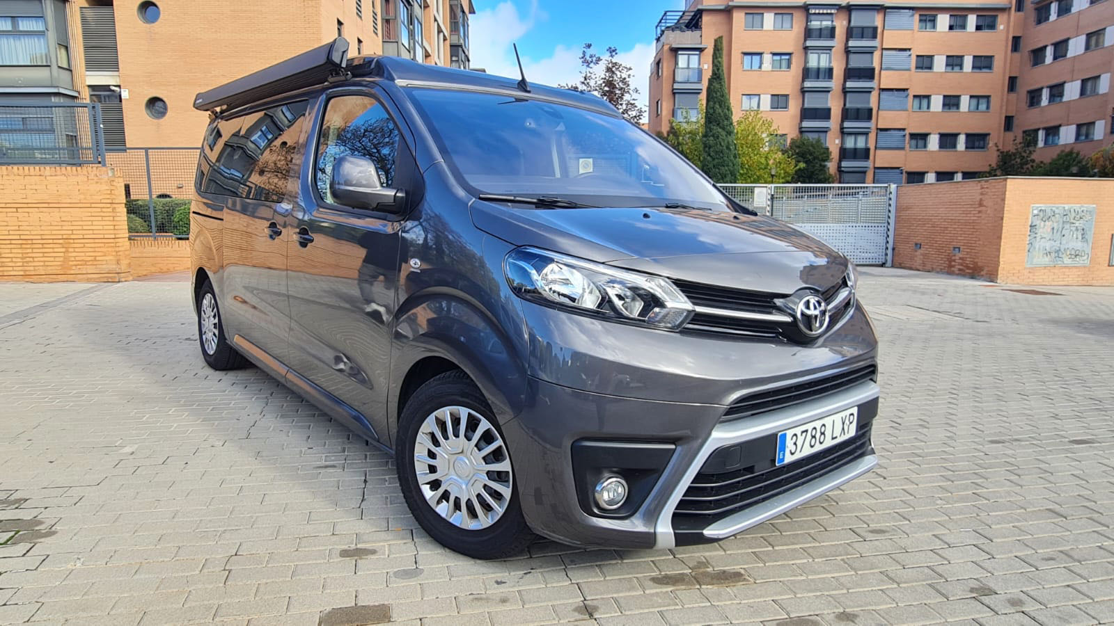 Toyota Proace Verso 2.0D VX Camper Shuttle image 0