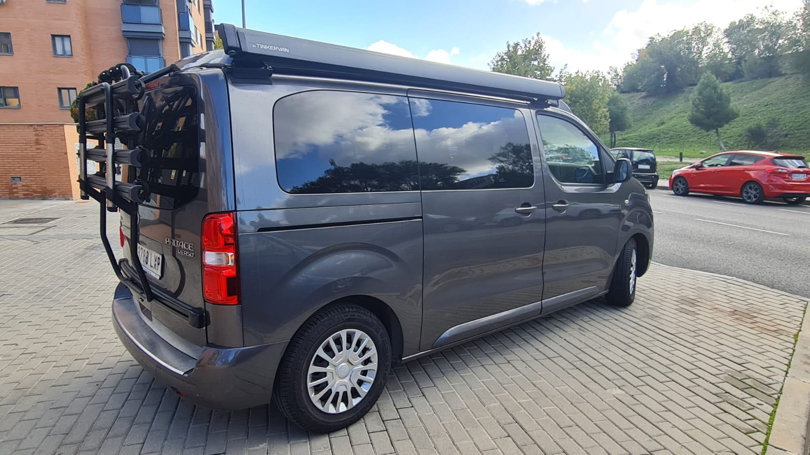 Toyota Proace Verso 2.0D VX Camper Shuttle image 4