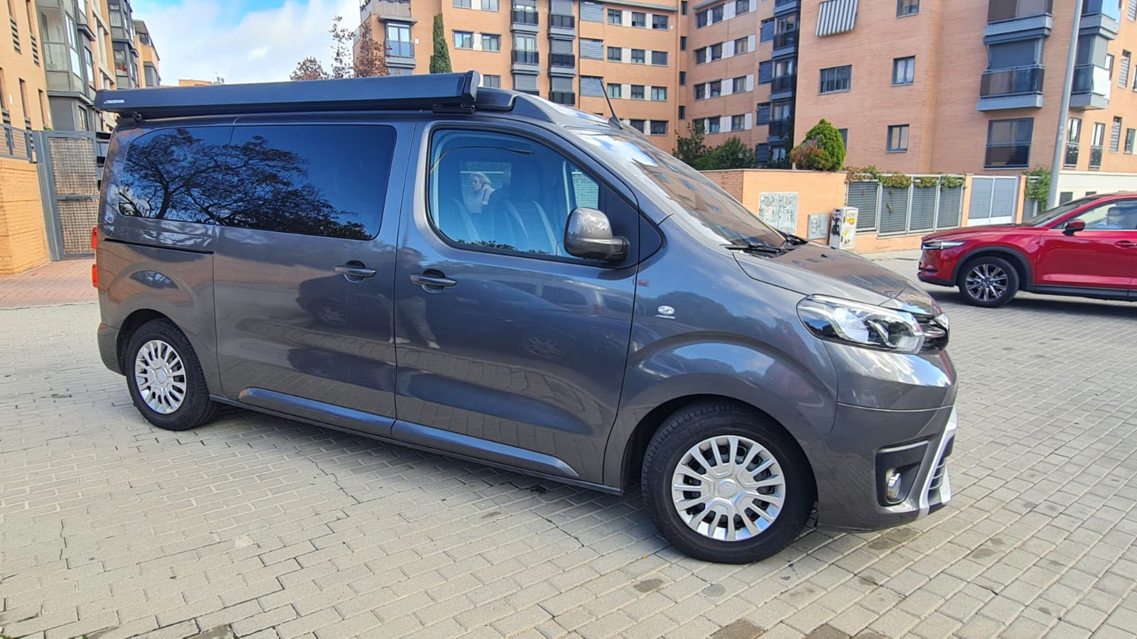 Toyota Proace Verso 2.0D VX Camper Shuttle image 6