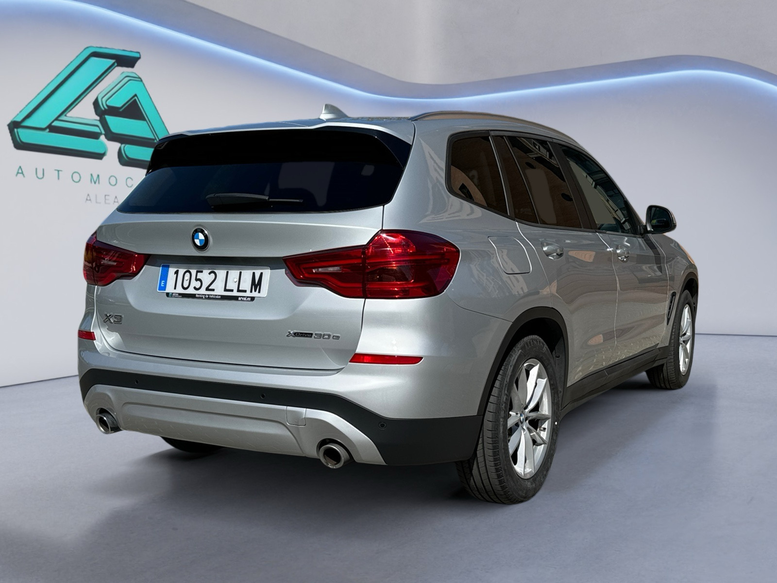 BMW X3 xDrive30e xLine image 1