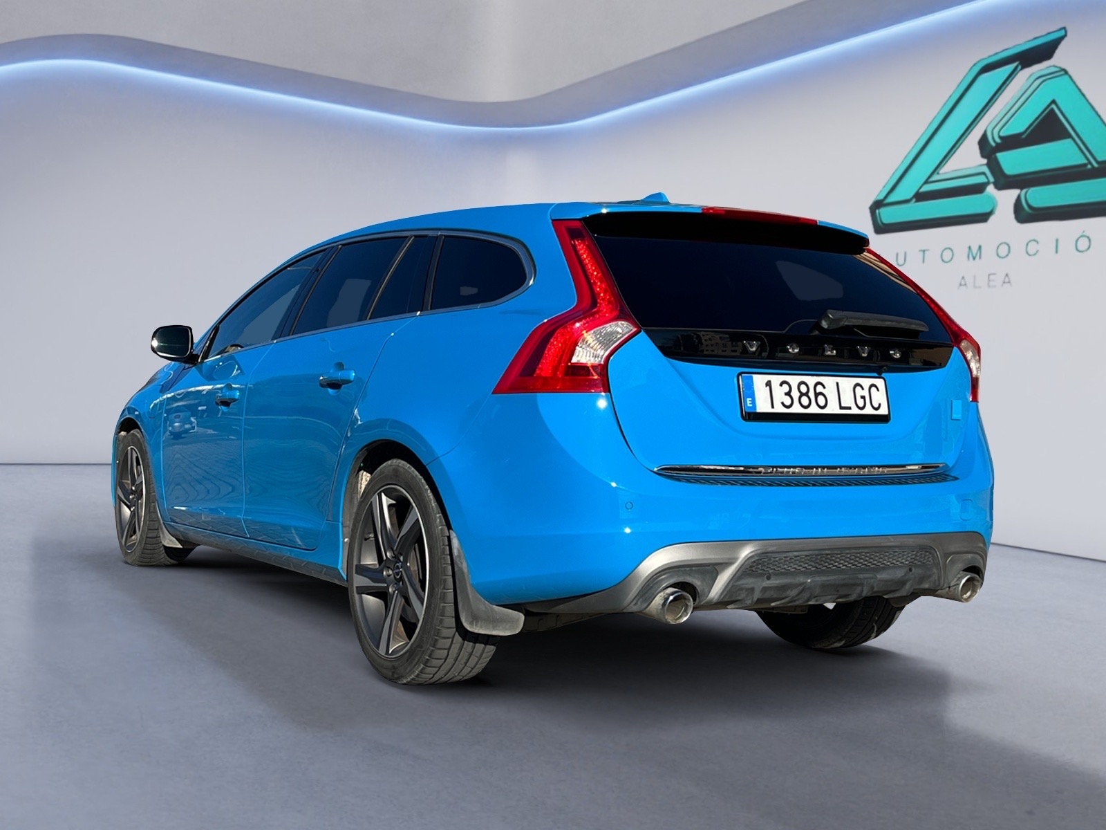 Volvo V60 2.4 D6 Hibrido AWD image 5