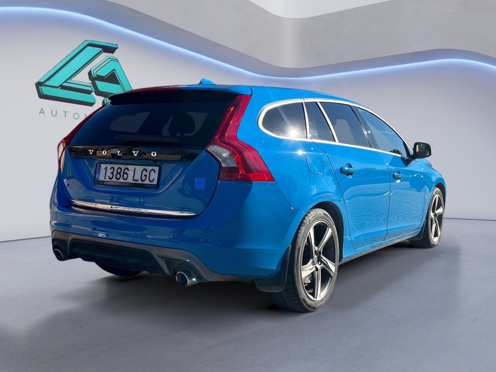 Volvo V60 2.4 D6 Hibrido AWD image 2