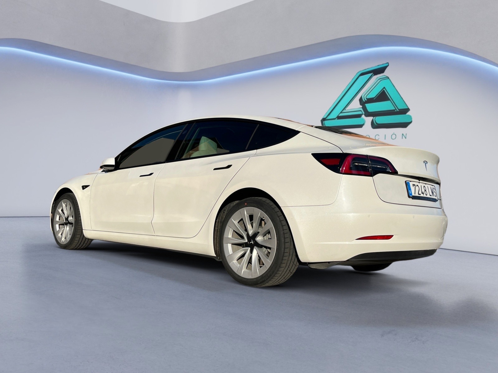 Tesla Model 3 image 1