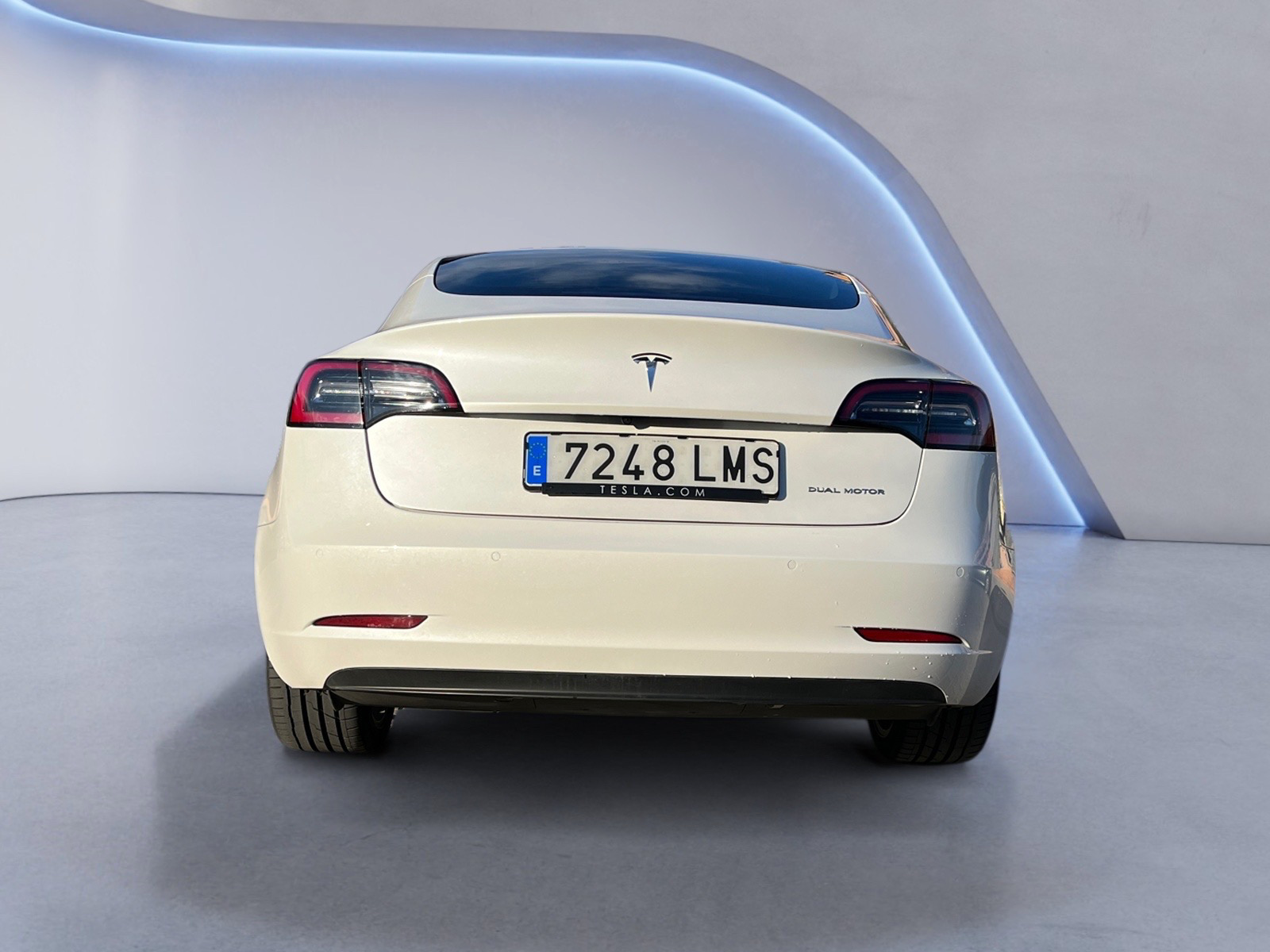 Tesla Model 3 image 2