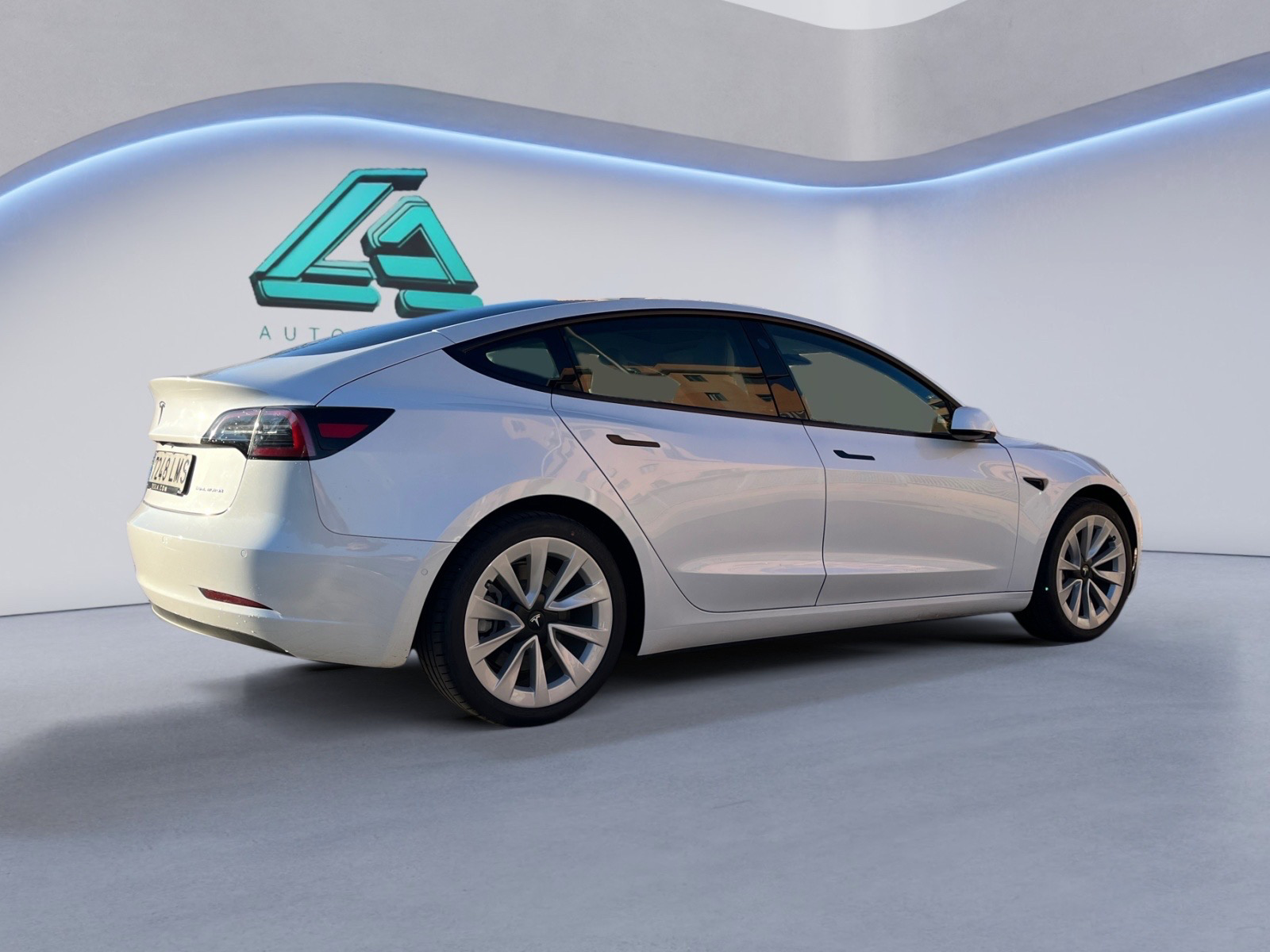 Tesla Model 3 image 3