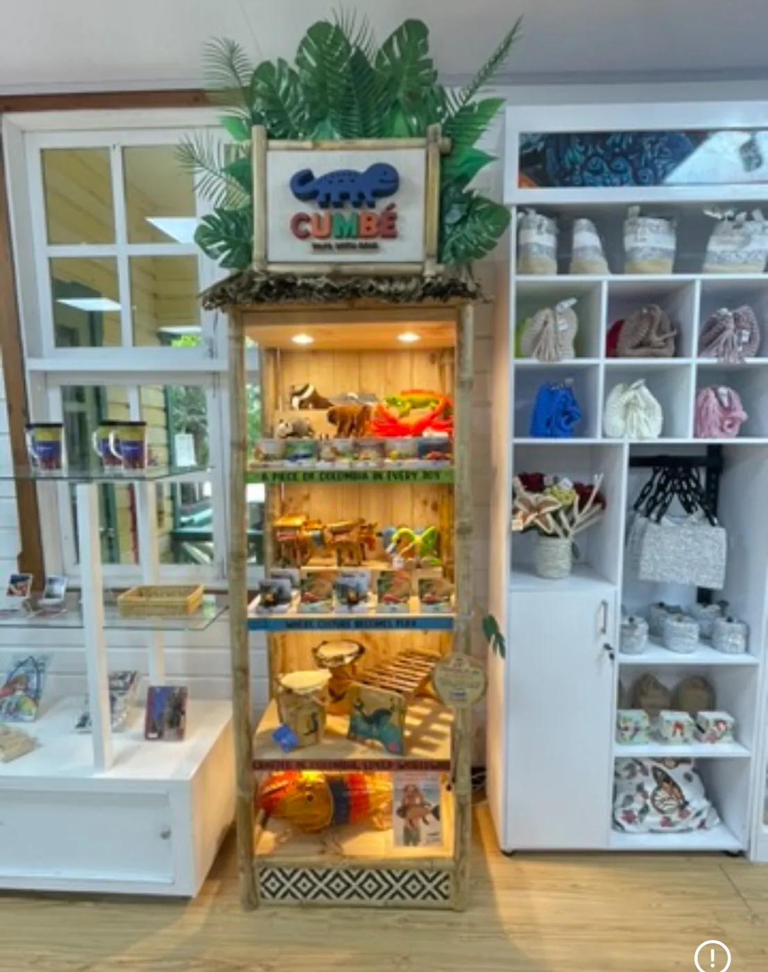 Cumbé Toys With Soul Exhibidor Juguetes Artesanales