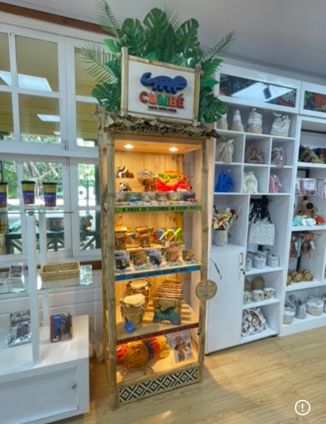 Cumbé Toys With Soul Exhibidor Juguetes Artesanales - Imagen 2