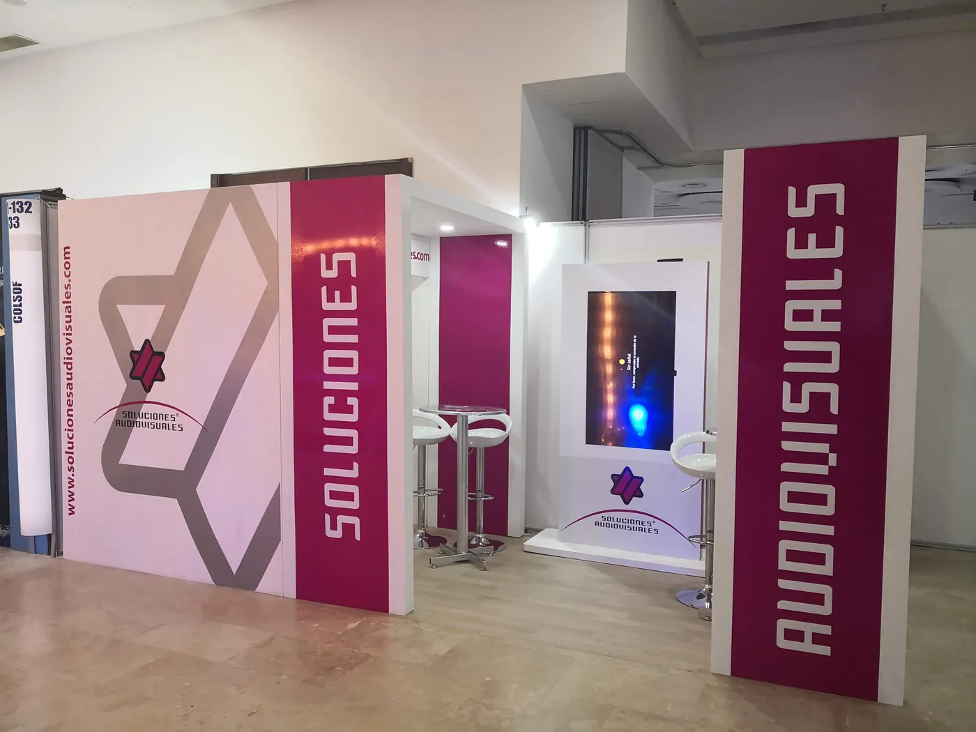 Soluciones Audio Visuales Stand Centro De Convenciones De Las Americas - Imagen 2