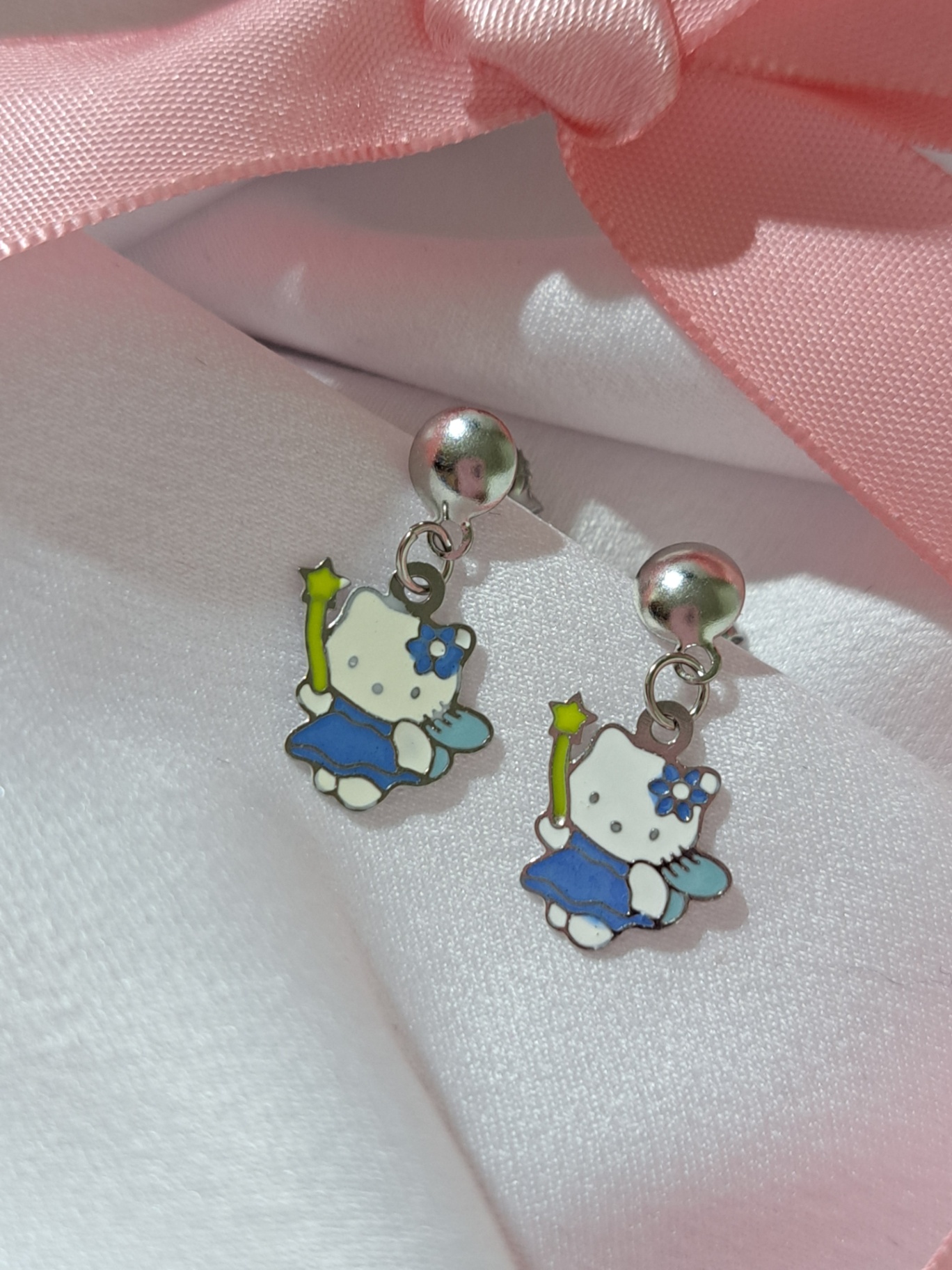 Foto de conjunto resinado hello kitty em aço inox