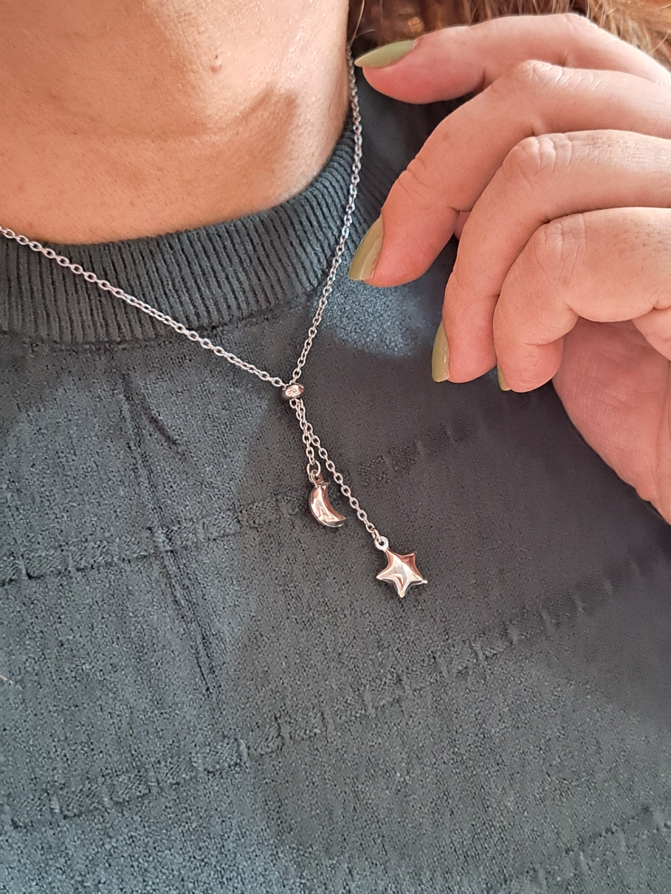 Foto de colar gravatinha lua e estrela aço inox