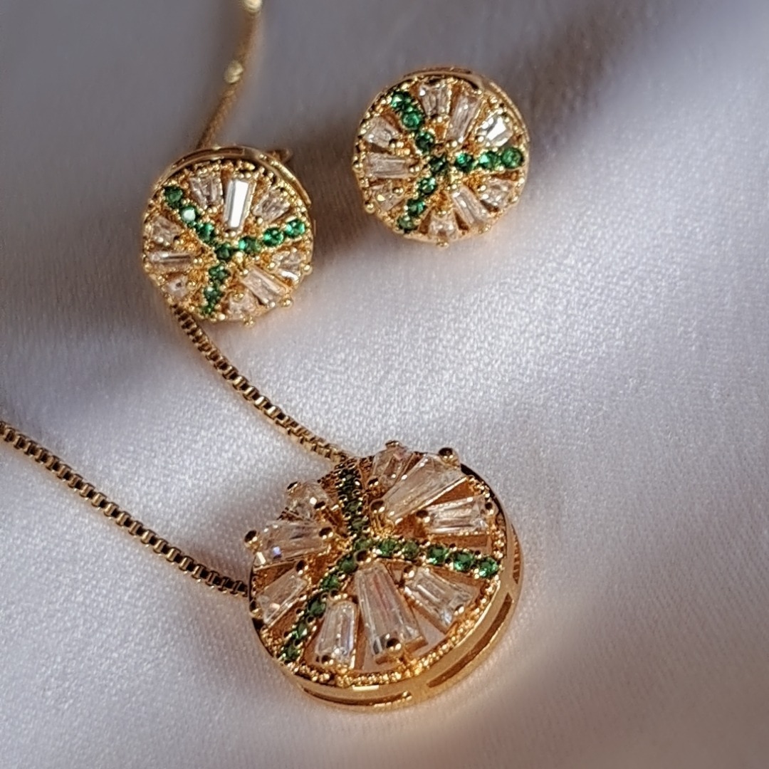 Foto de conjunto redondo baguetes e microzircônias