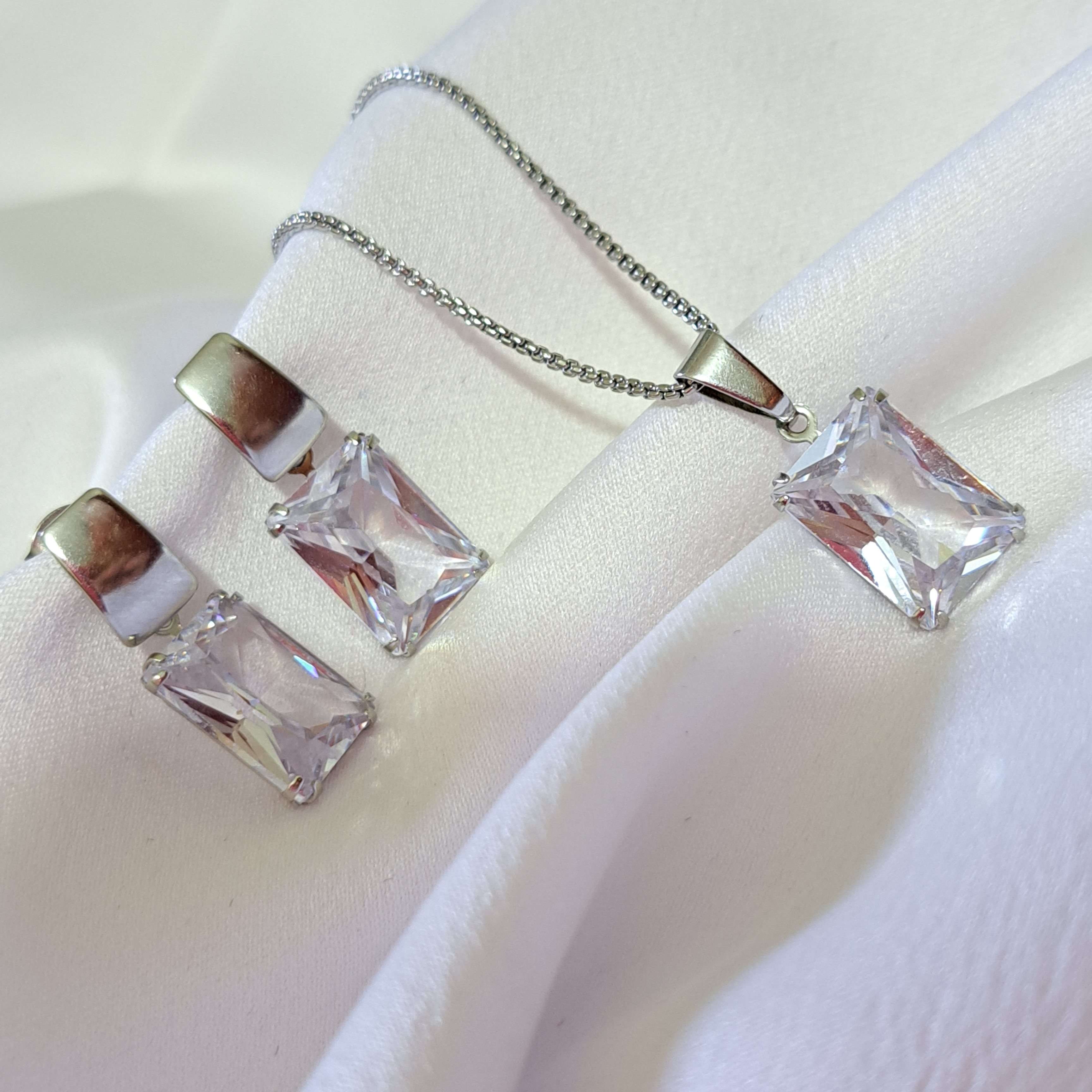 Foto de conjunto pedra retangular em aço inox