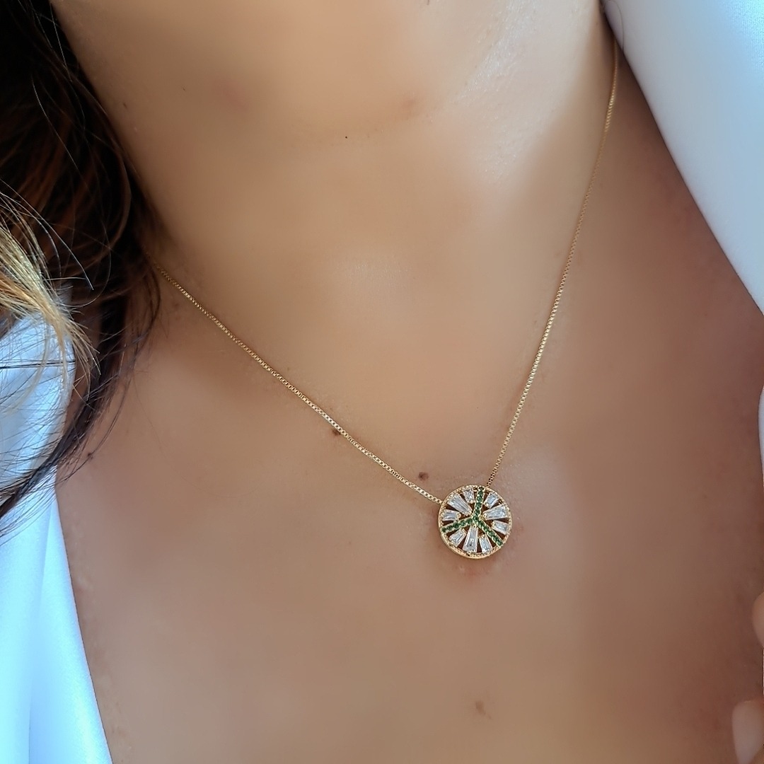Foto de conjunto redondo baguetes e microzircônias