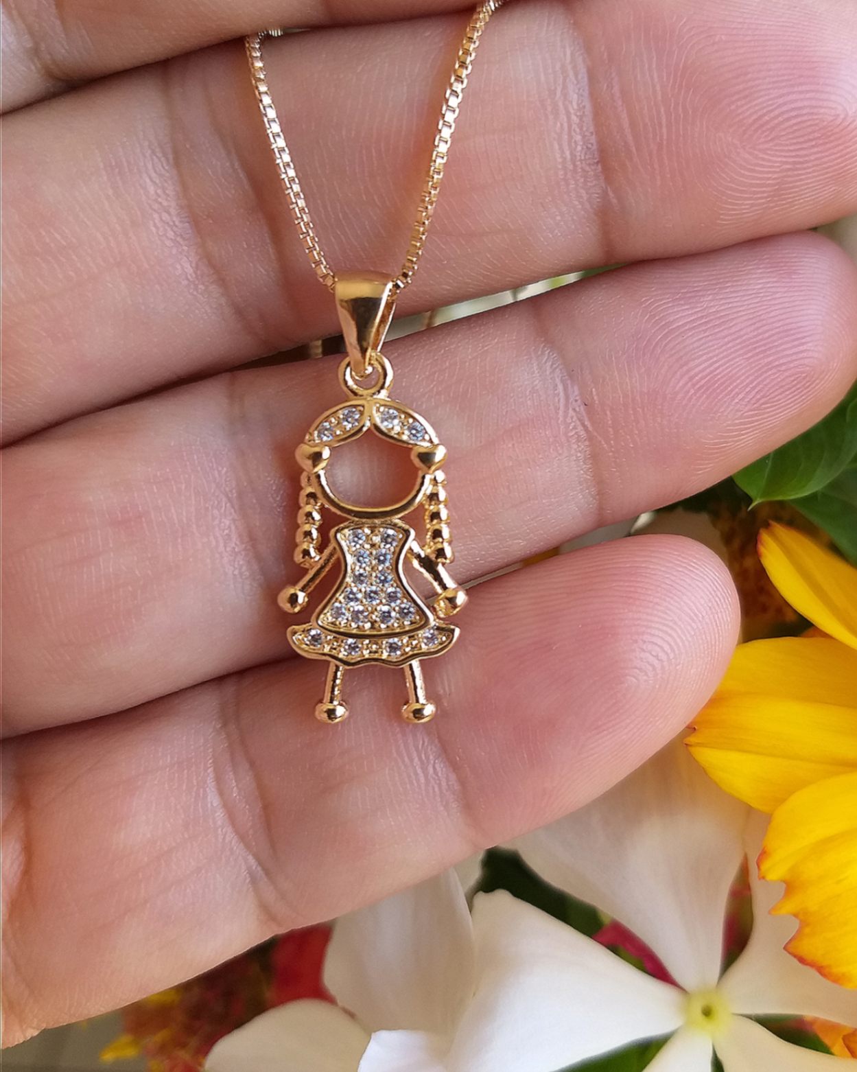 Foto de colar veneziana pingente menina com zircônia