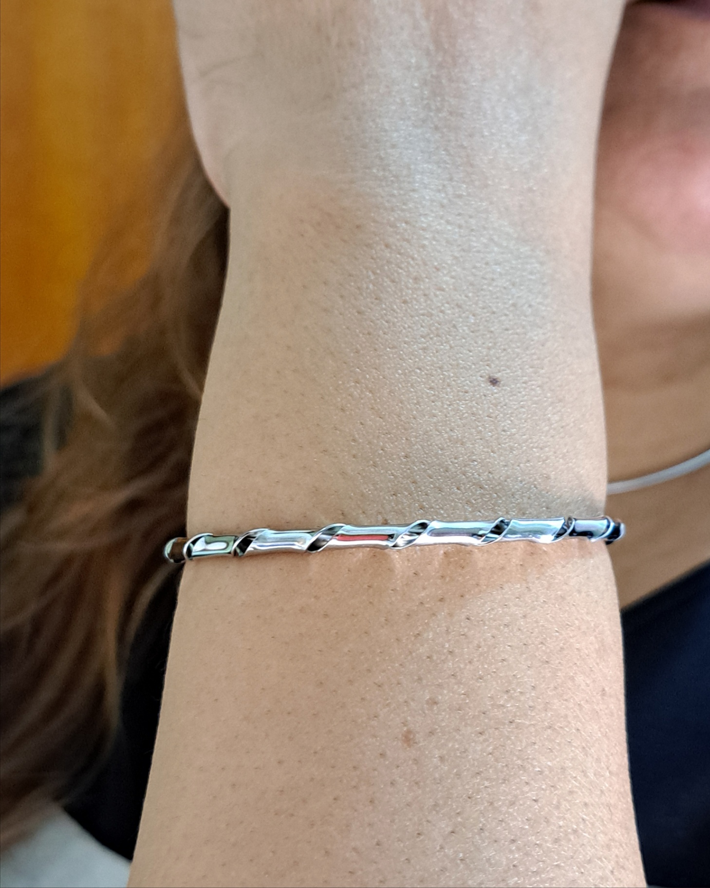 Foto de pulseira bracelete torcido em aço inox