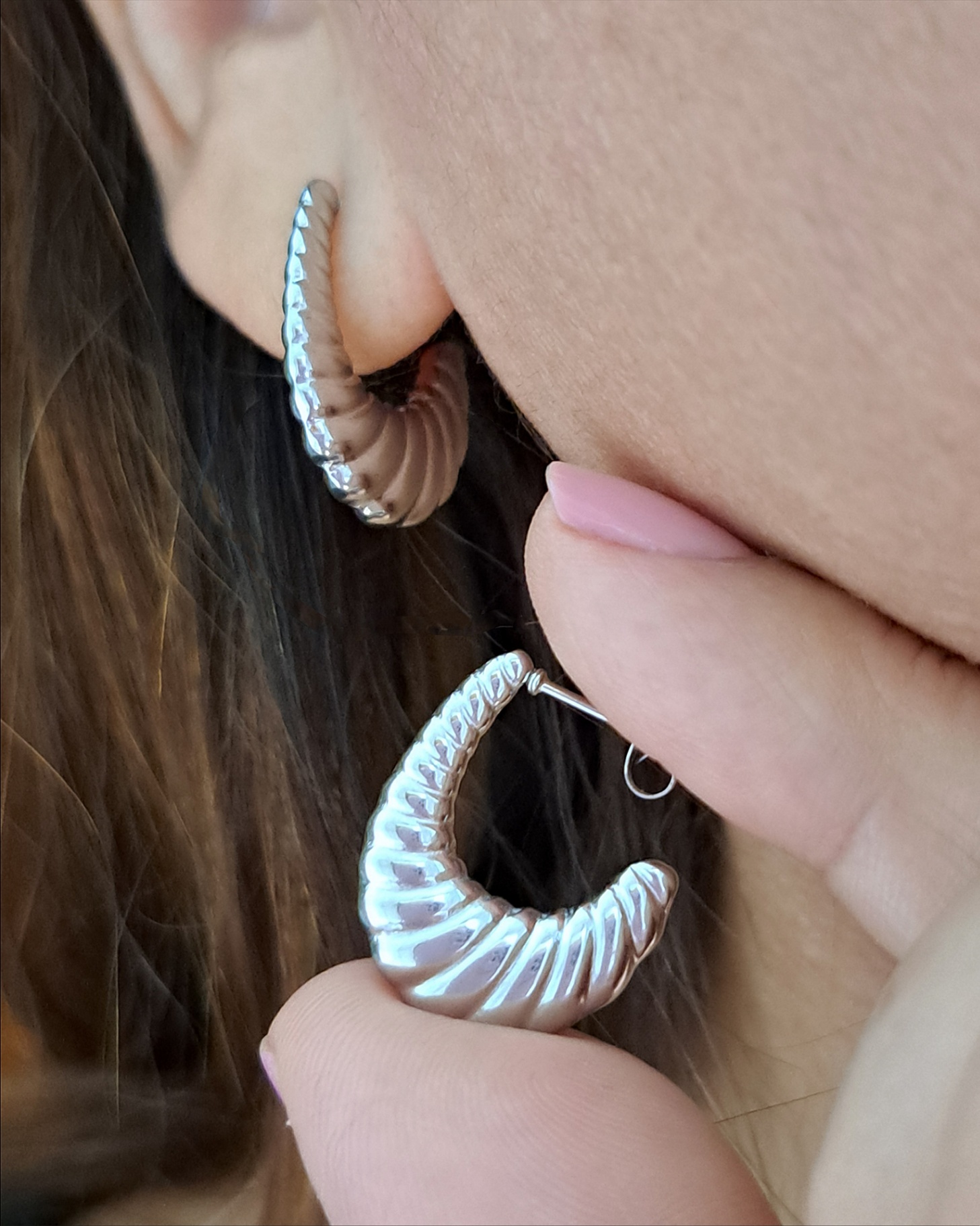Foto de argola croissant gota em aço inox