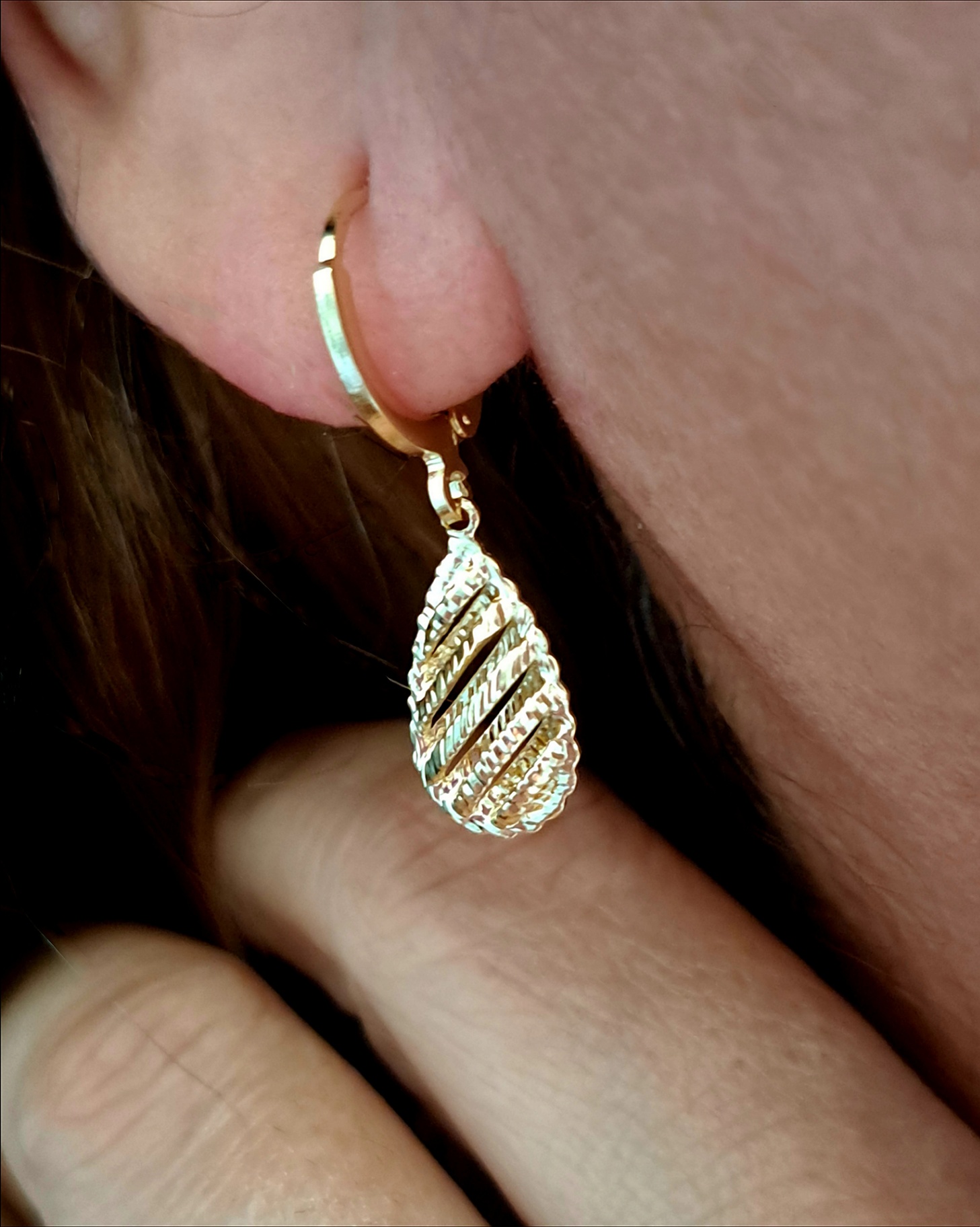 Foto de argola gota diamantada Foto de argola gota diamantada