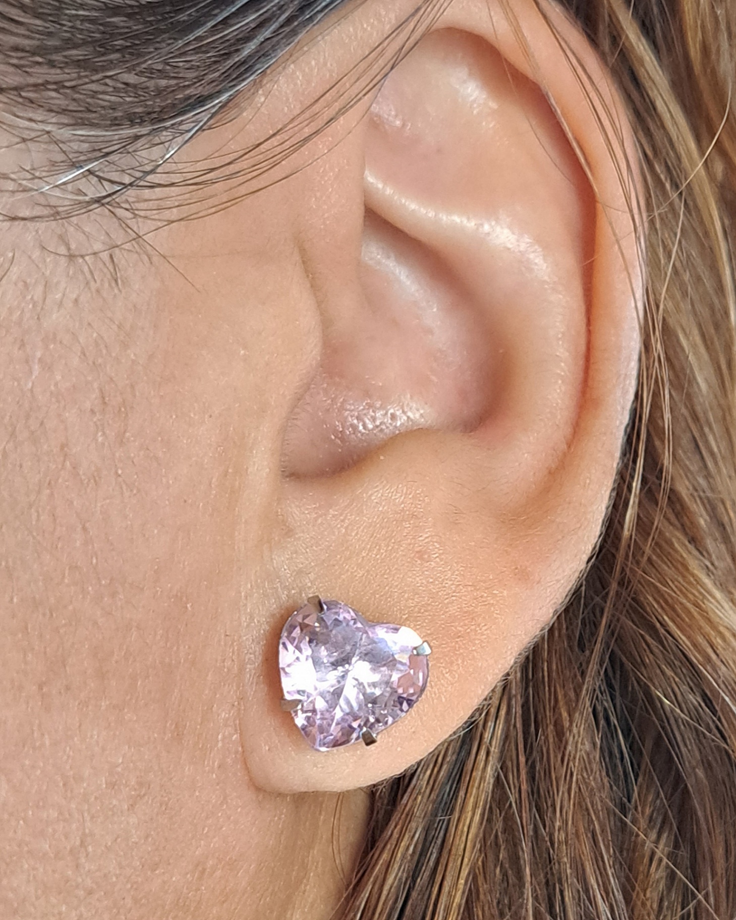 Foto de brinco aço inox pedra 1cm coração rosa claro Foto de brinco aço inox pedra 1cm coração rosa claro