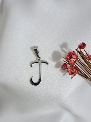 Foto de pingente letras cursivas em aço inox