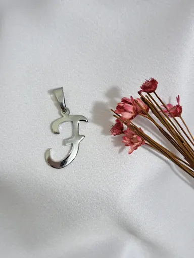 Foto de pingente letras cursivas em aço inox