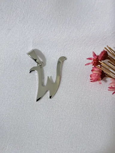 Foto de pingente letras cursivas em aço inox