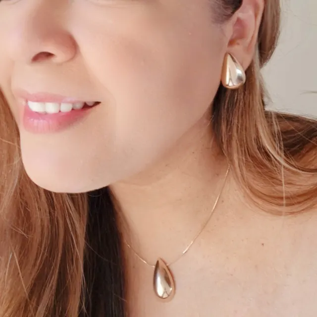 Foto de conjunto gota m Foto de conjunto gota m