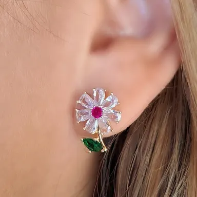 Foto de brinco flor com pedras