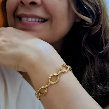 Foto de pulseira duplo elo com detalhes diamantado