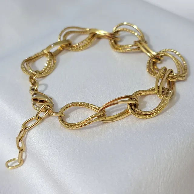 Foto de pulseira duplo elo com detalhes diamantado Foto de pulseira duplo elo com detalhes diamantado