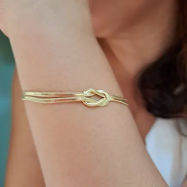 Foto de pulseira dois fios com um nó