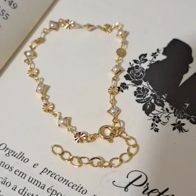 Foto de pulseira círculos diamantados e pérolas