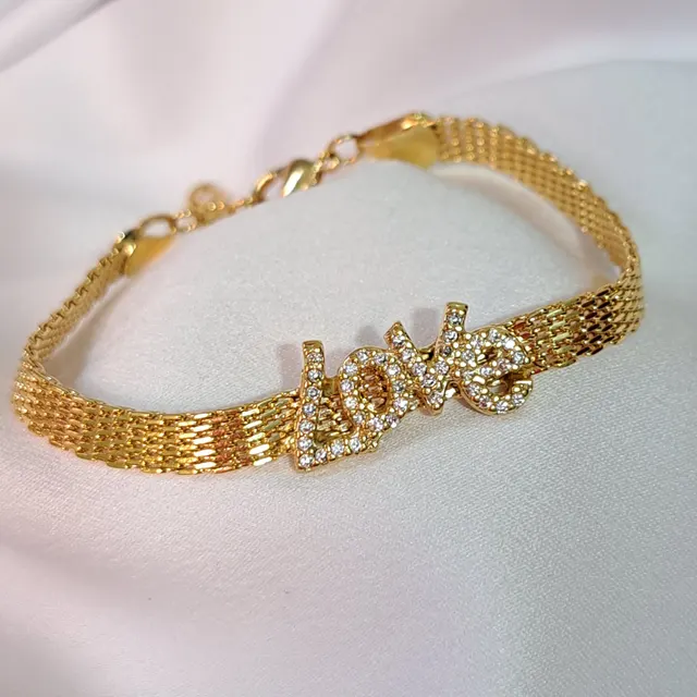 Foto de pulseira esteira love com zircônias Foto de pulseira esteira love com zircônias