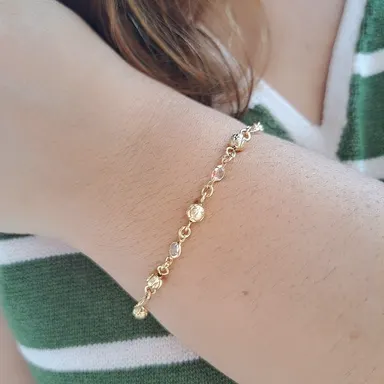Foto de pulseira de bolinhas e cristais