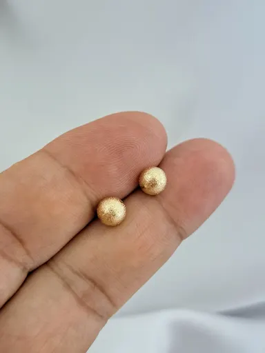 Foto de brinco esfera texturizada de 6mm