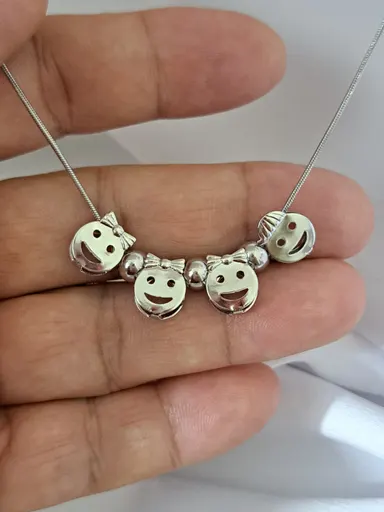 Foto de colar filhos 4 carinhas em aço inox