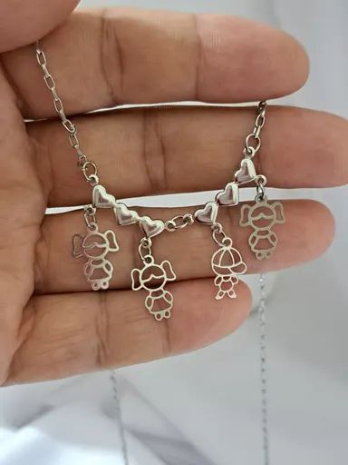 Foto de colar 3 meninas e 1 menino em aço inox