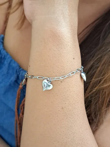 Foto de pulseira elos alongados 3 corações lisos