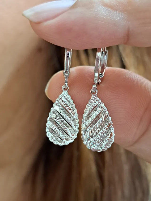 Foto de argola gota diamantada em ródio Foto de argola gota diamantada em ródio