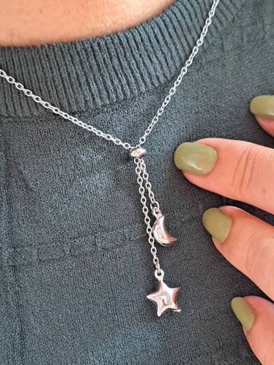 Foto de colar gravatinha lua e estrela aço inox