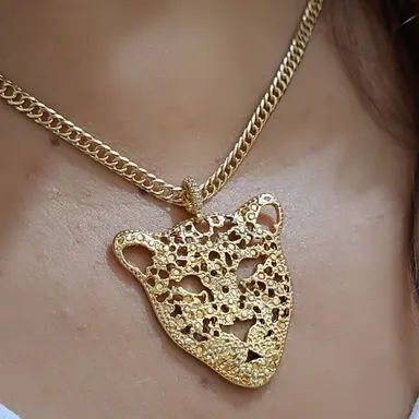 Foto de colar grumet com pingente onça
