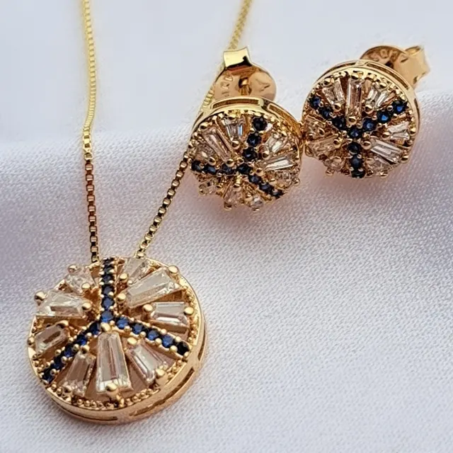 Foto de conjunto redondo baguetes e microzircônias Foto de conjunto redondo baguetes e microzircônias